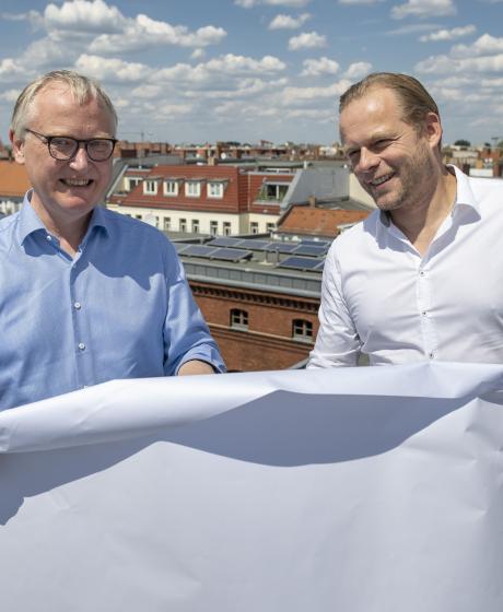 Bild Klaus Mindrup mit Dr. René Mono, Vorstand im Bündnis Bürgerenergie