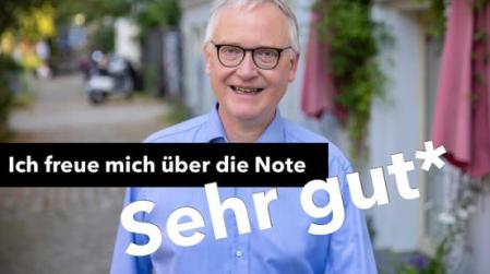 Klaus freut sich über die Bestnote sehr gut, vergeben vom Portal Abgeordnetenwatch
