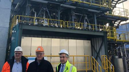 Klaus Mindrup besucht Projekt Crabon2Chem